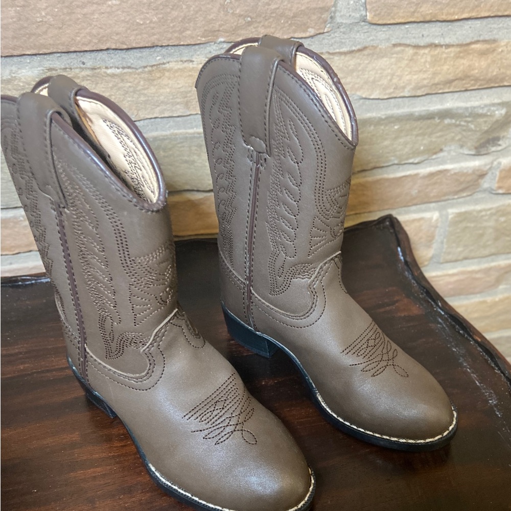 Durango Kids Cowboy Faux Leather Western Boots. Size 11. In good condition
